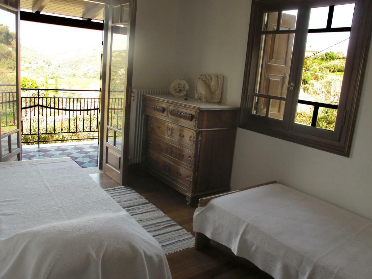 Ample Modern Country Home Nea Epidavros Luaran gambar